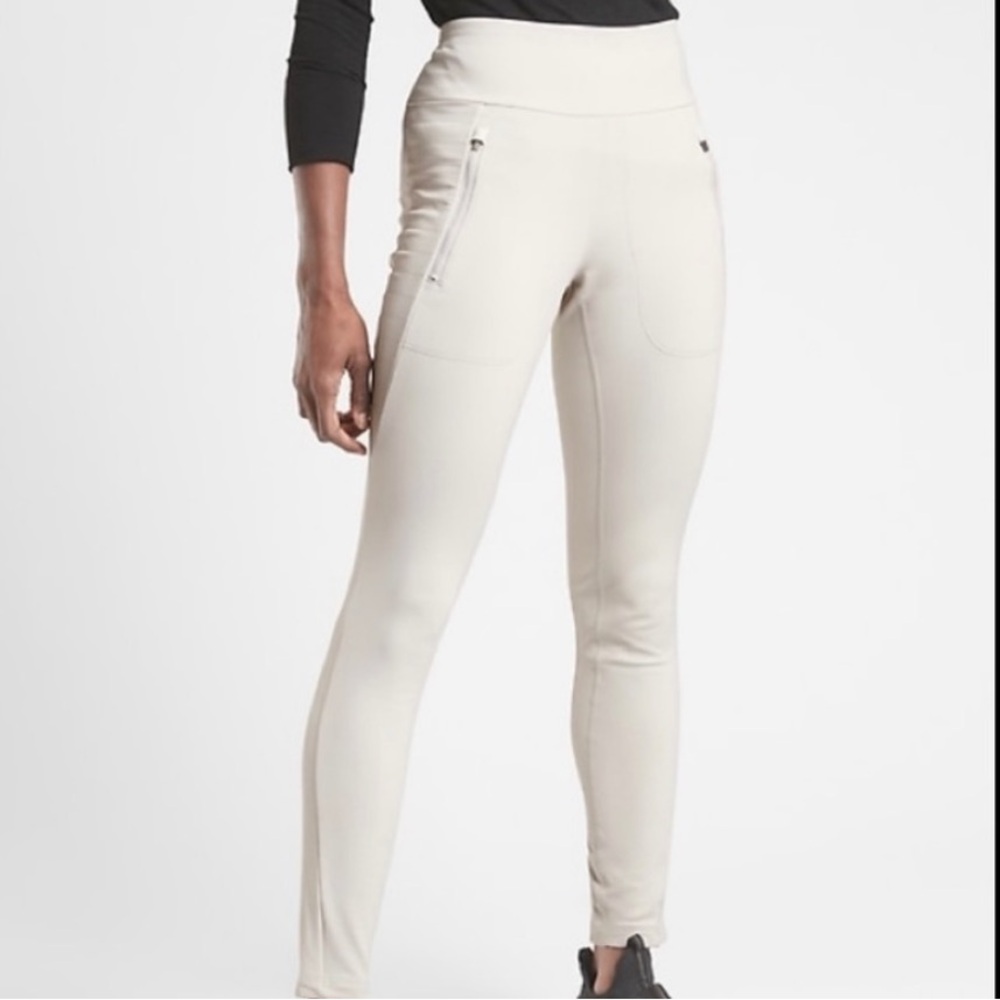 NWT-Athleta Birch Grey Peak Hybrid
Fleece Tight, Extra Small